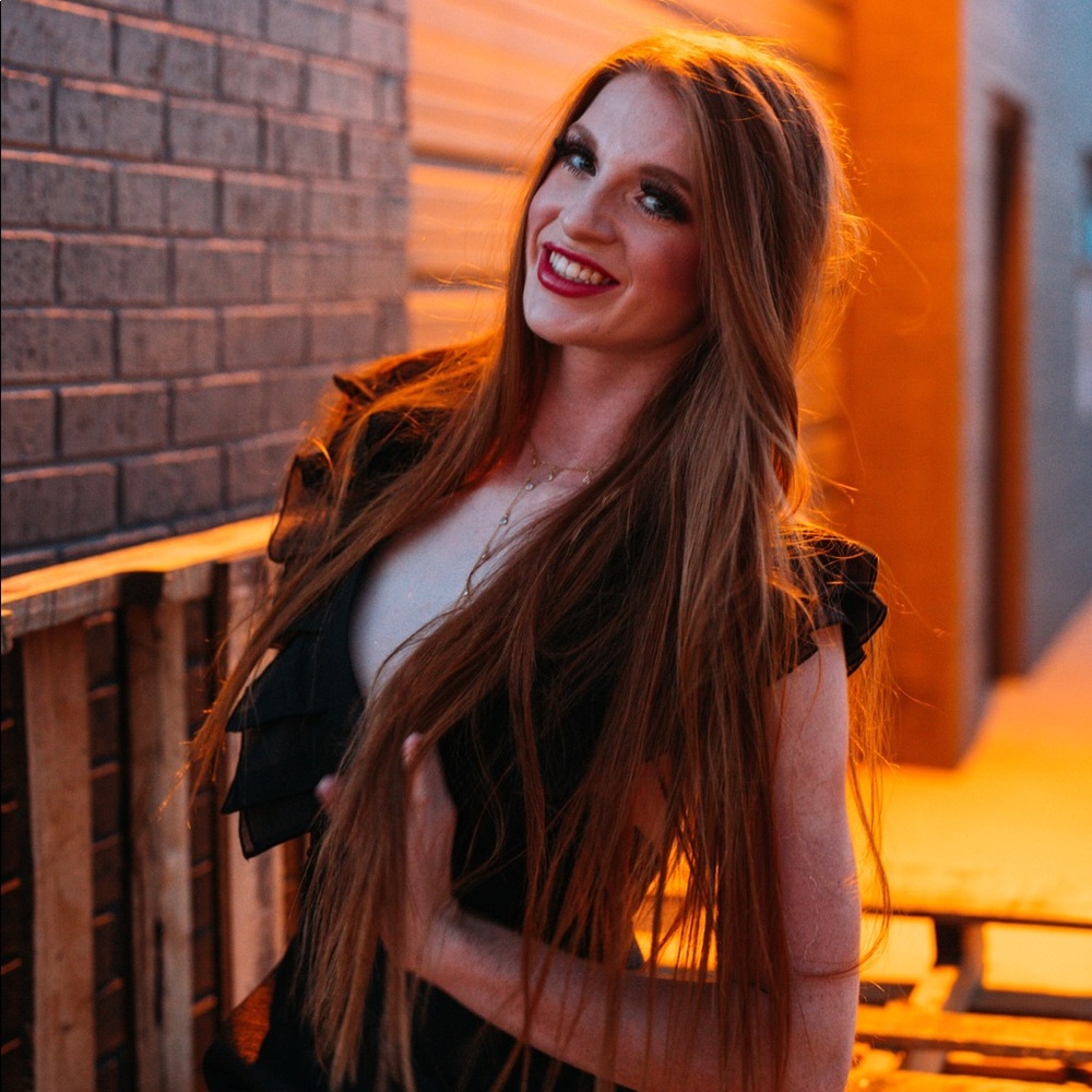 Meet your Posher, Charlsie Lee